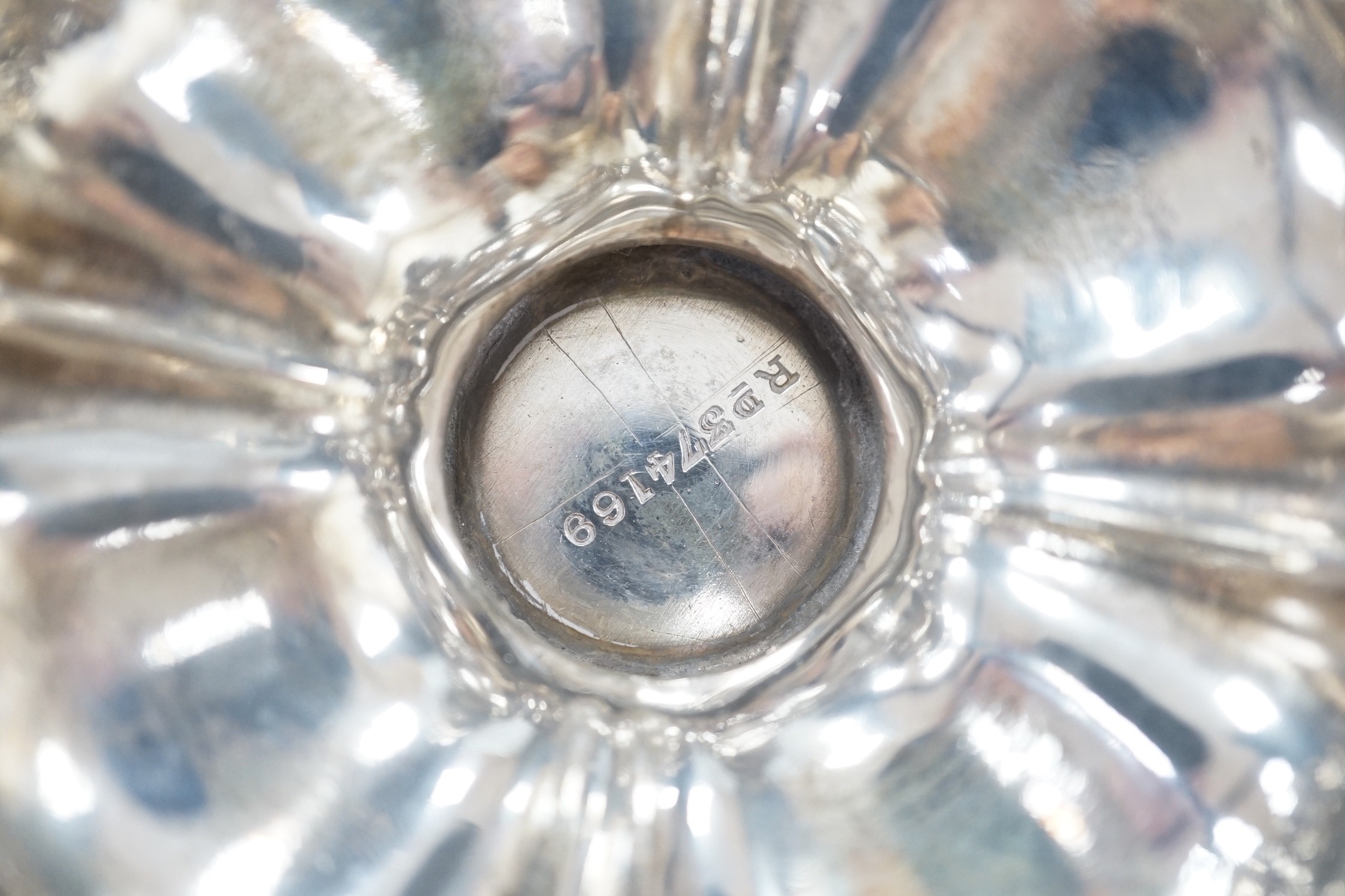 An Edwardian silver square pedestal bowl with pierced border, Albert Henry Thompson Sheffield, 1904, 21cm